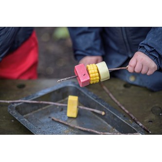 Lekmat av sten, Grillspett