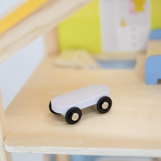 Dockhus i trä med tillbehör