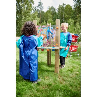 Tresidigt staffli i trä för utomhusbruk