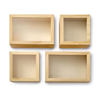 Tittskåp i trä 20x30 cm