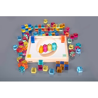 Regnbågskuber på en spegelbricka, 101-pack