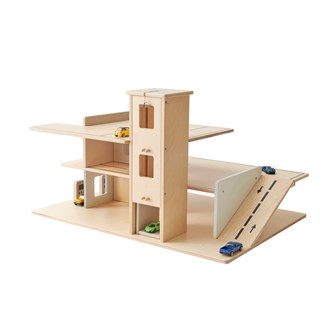 Playwood parkeringshus stort natur