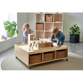 Playwood parkeringshus stort natur