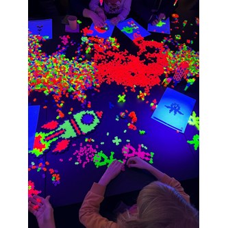 PLUS-PLUS Glow, 2000 delar