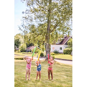 Vattenpumpkanon med plasthandtag