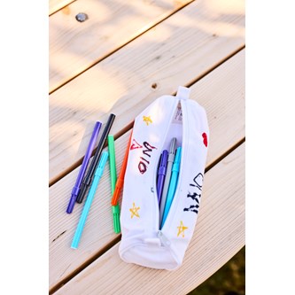 Pennfodral med pennor