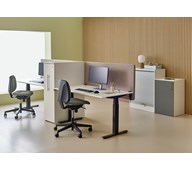 Skrivbord Chat FSC 140x80 cm, svart stativ