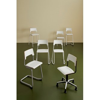 Stol Como FSC BX gas (låg) glidfot mellan sits svart stativ