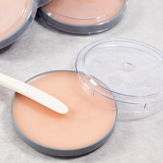 Grimas sminkset, ärr