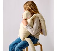 Hug, dockan som lugnar