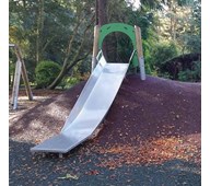 Fristående rutschkana för slänt