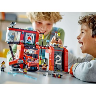 LEGO® Brandstation med brandbil