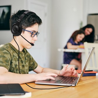 AVID Hörlurar AE-55, USB-C