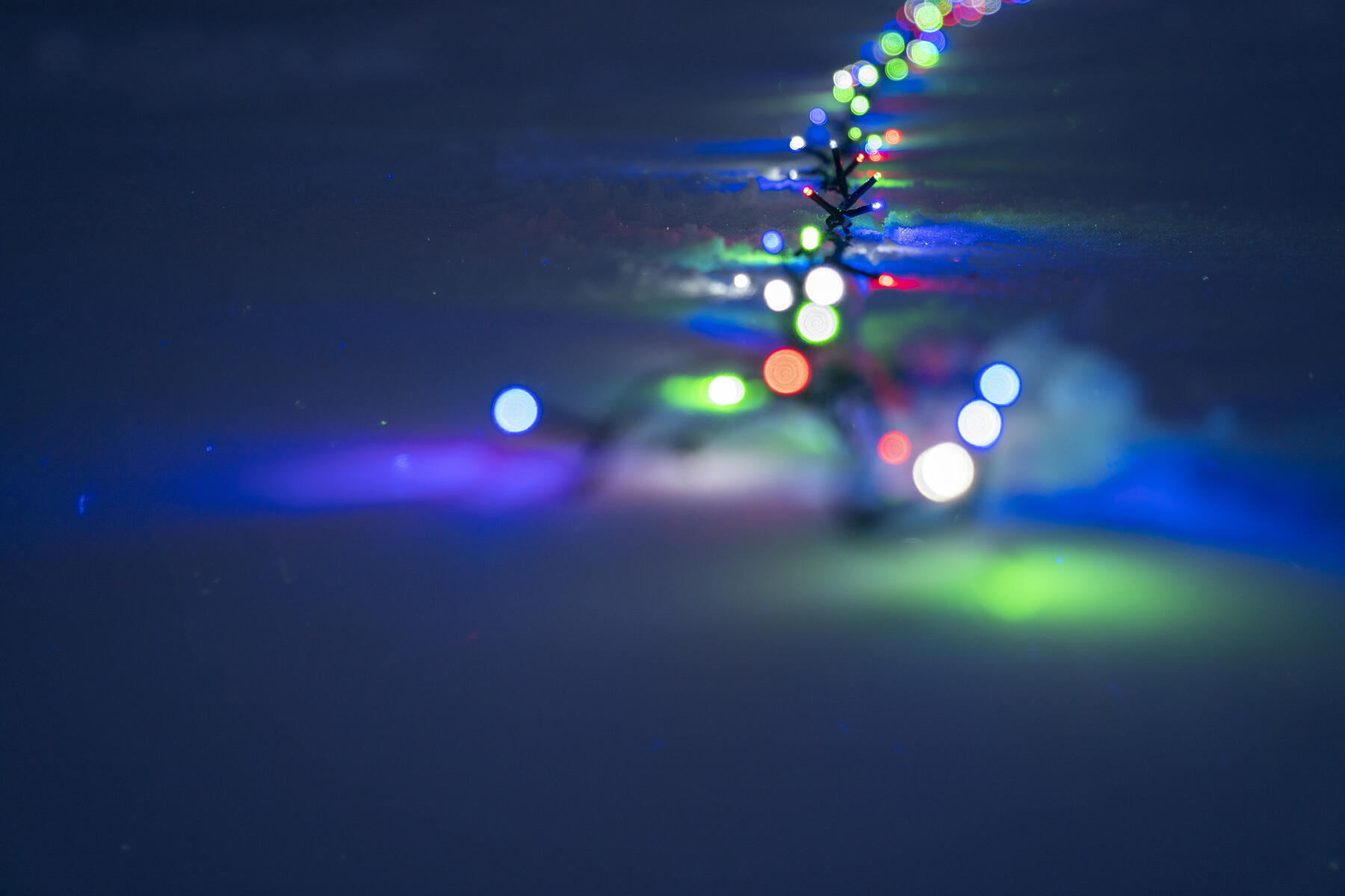 Ljusslinga flerfärgad 96 LED, kontakt - Lekolar