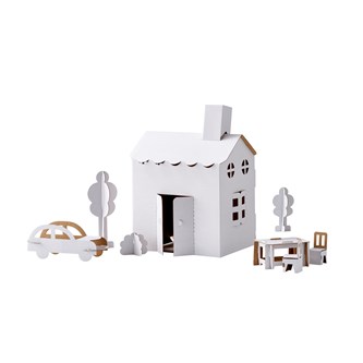 Hus med möbler i kartong