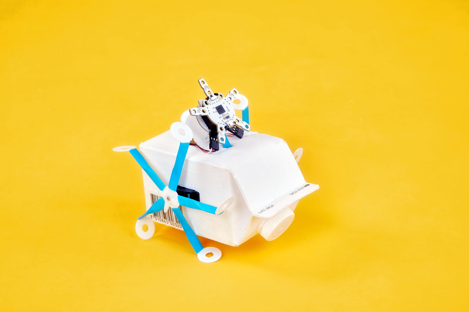 Strawbees Quirkbot Lekolar