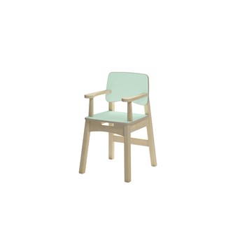 Barnstol Helmi vitpigmenterad 37 med armstöd