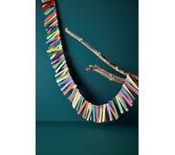 En girlang av strimlapapper i vinterns färger