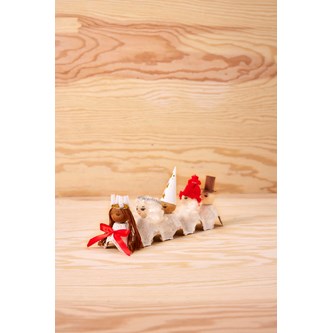 Luciatåg av äggkartong