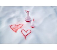 Måla ett hjärtan i snön