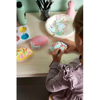 Påskägg med klistermärken