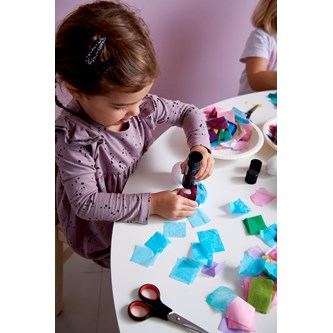 Påskägg med klistermärken