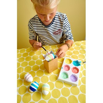 Påskägg med klistermärken