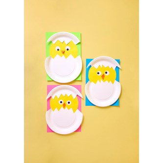 Påskkyckling av papptallrik