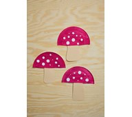 Flugsvamp av papptallrik