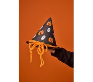 Häxhatt av papptallrik