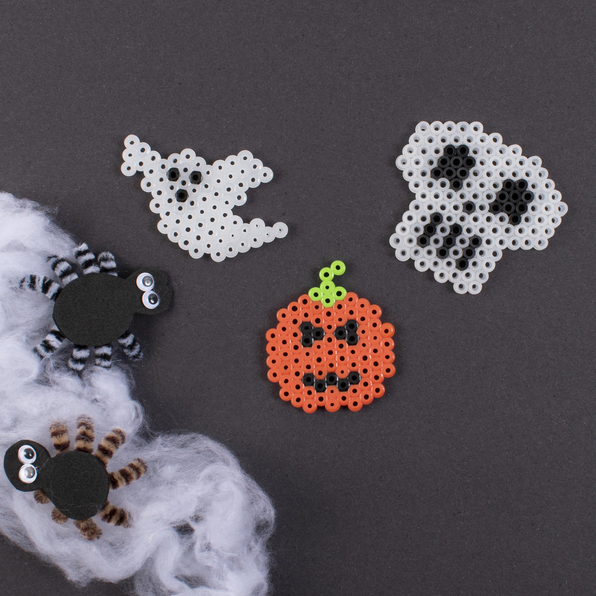 Halloweenpyssel för barn i skolan och förskolan - pärla läskiga halloweendekorationer