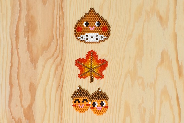 Höstpyssel för barn i skola, förskola och fritids - gratismallar med Aquabeads med höstmönster