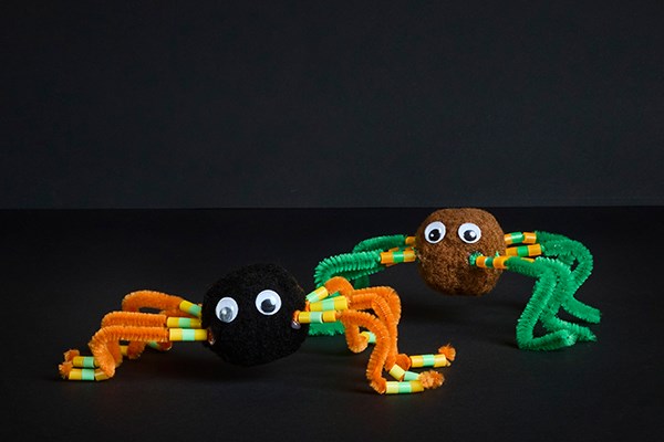 Halloweenpyssel Pom-pom-spindel