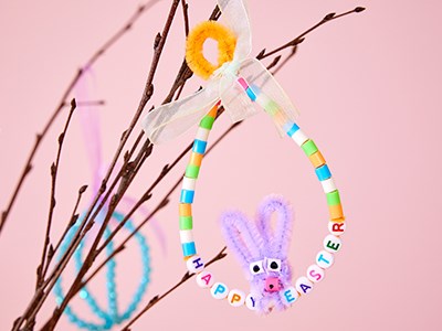 Påskpyssel för skola och fritids - En personlig påskdekoration med pärlor 