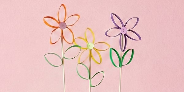 Vårpyssel för skola och förskola - Skapa blommor av toarullar