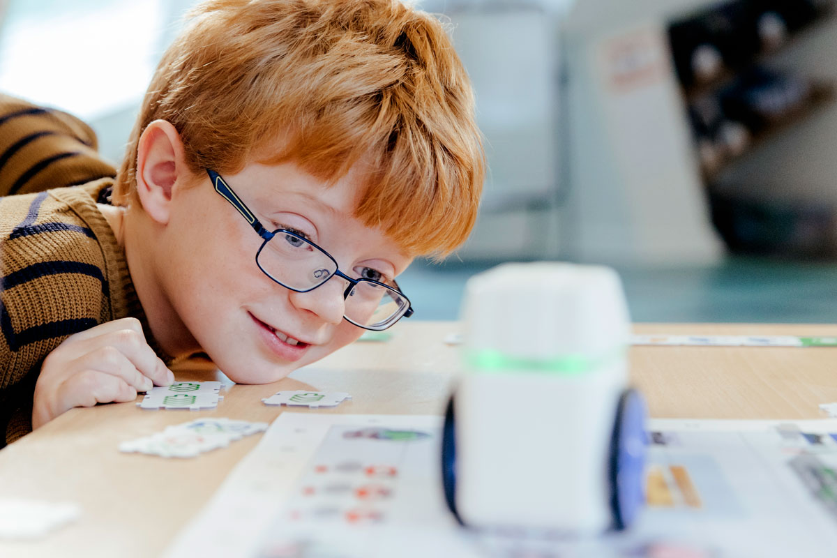 Kubo programmering med robot för skola och förskolan